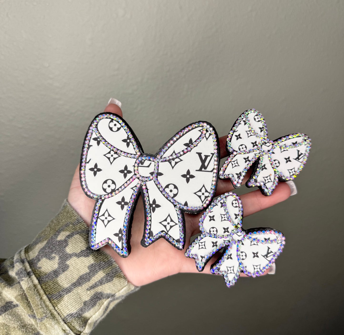 WHOLESALE - LV Black & White Bow Freshie